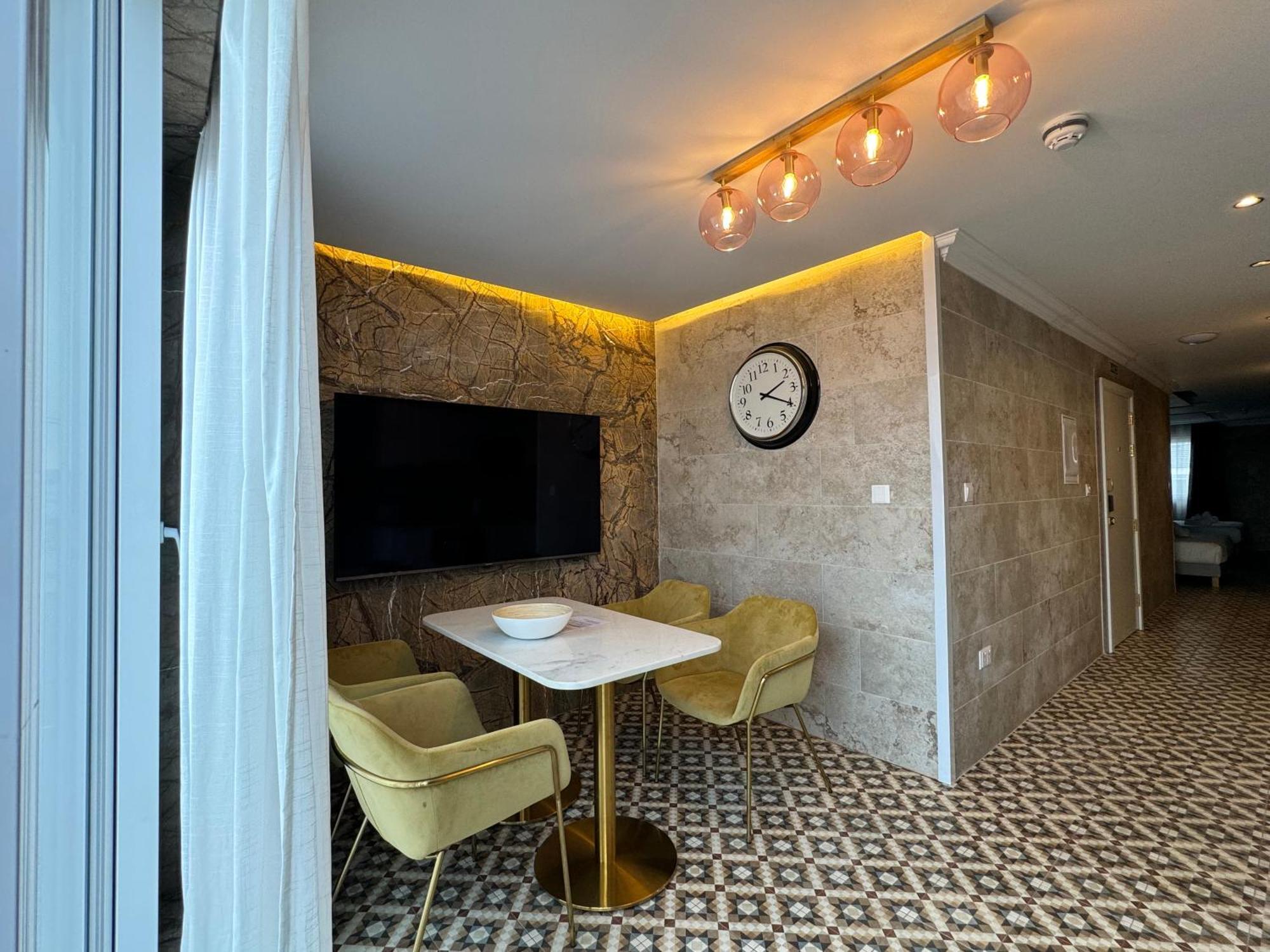 Saint Julian's Balcony Hotel מראה חיצוני תמונה